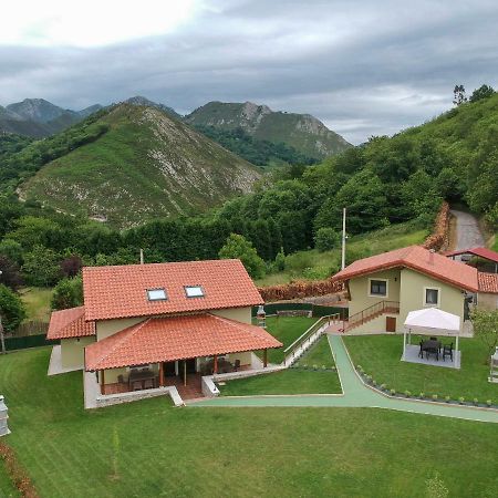El Campo Mateo Apartamentos Onís 外观 照片