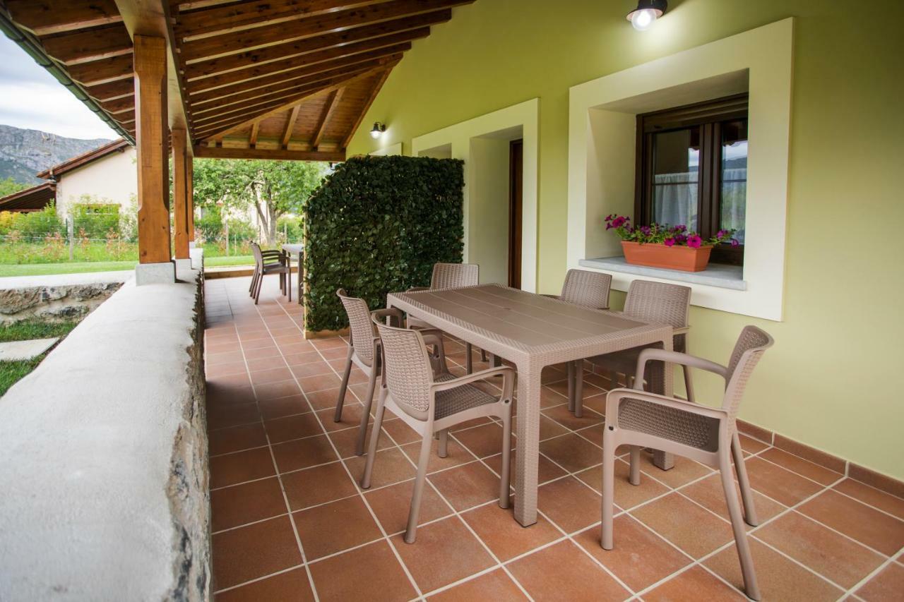 El Campo Mateo Apartamentos Onís 外观 照片