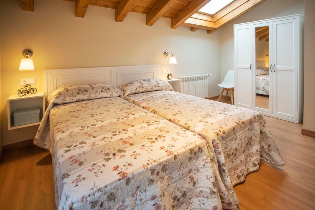 El Campo Mateo Apartamentos Onís 外观 照片