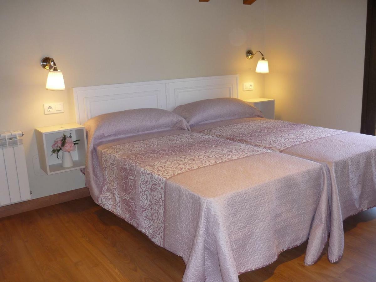El Campo Mateo Apartamentos Onís 外观 照片