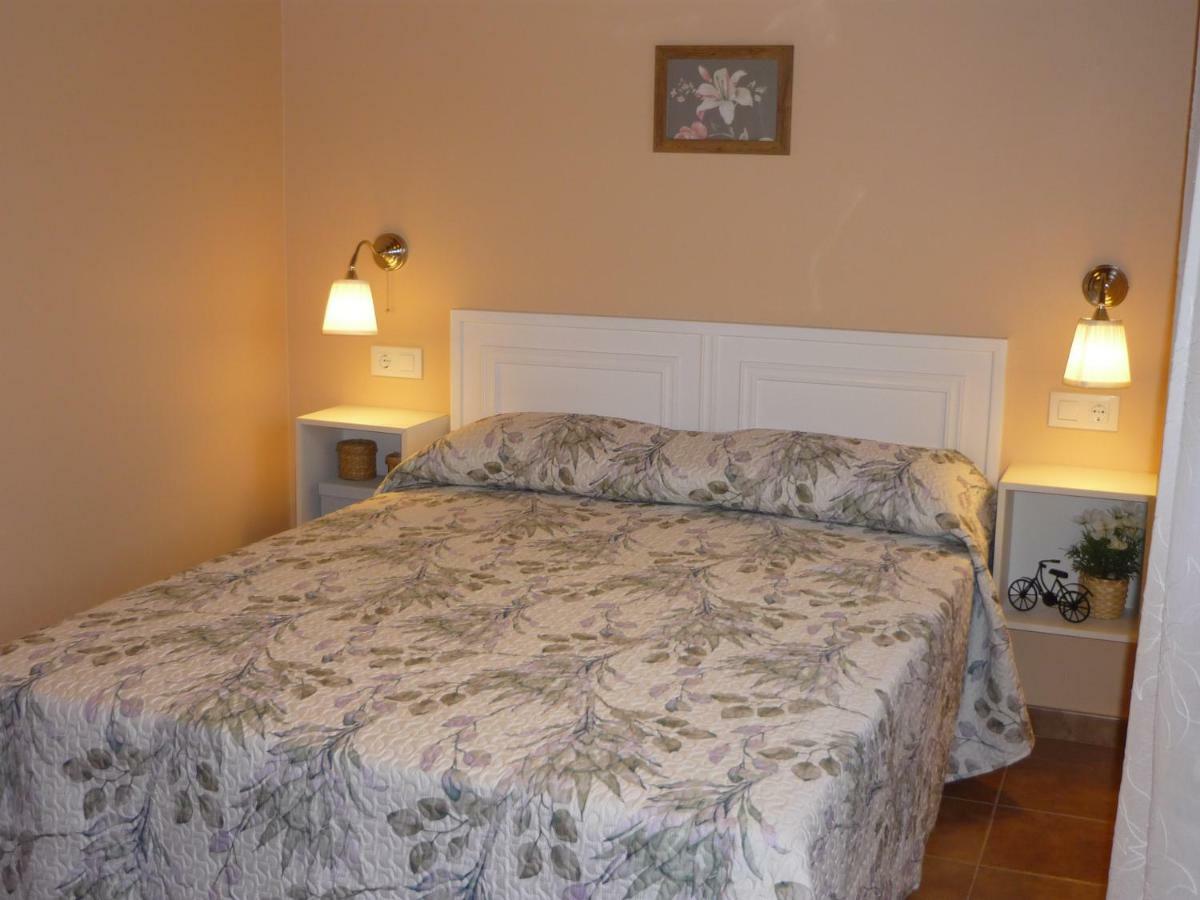 El Campo Mateo Apartamentos Onís 外观 照片